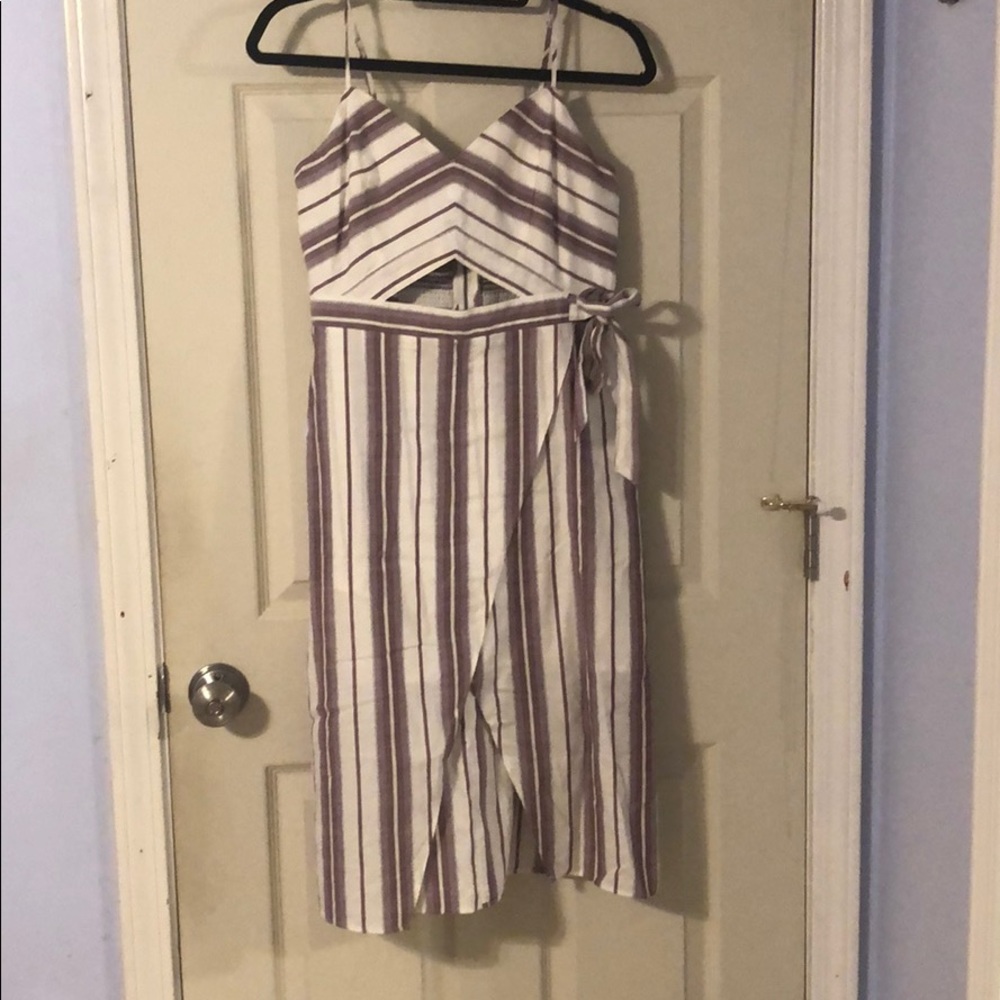 Tie waist front cut-out midi dress.